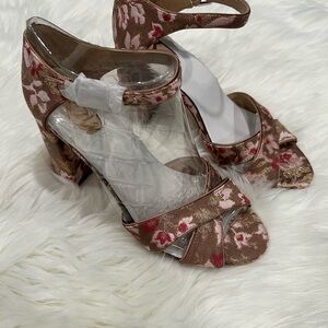 Sam Edelman Jacquard Pink Floral Heels